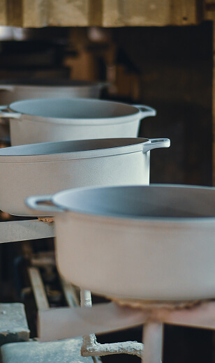 Enamelled cast iron pots