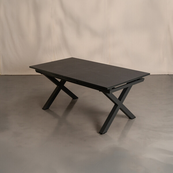 Eclipse Extendable Table