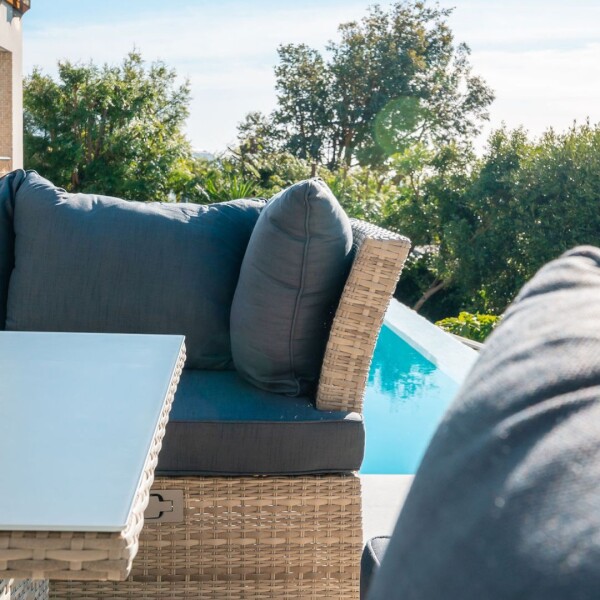 Versano Patio Lounge Set (Light)